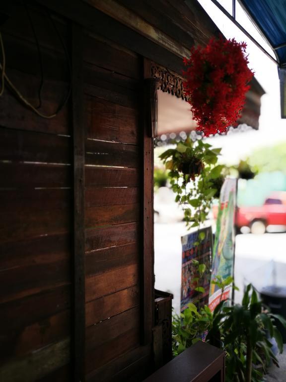 Zoe Hostel เชียงใหม่ ภายนอก รูปภาพ