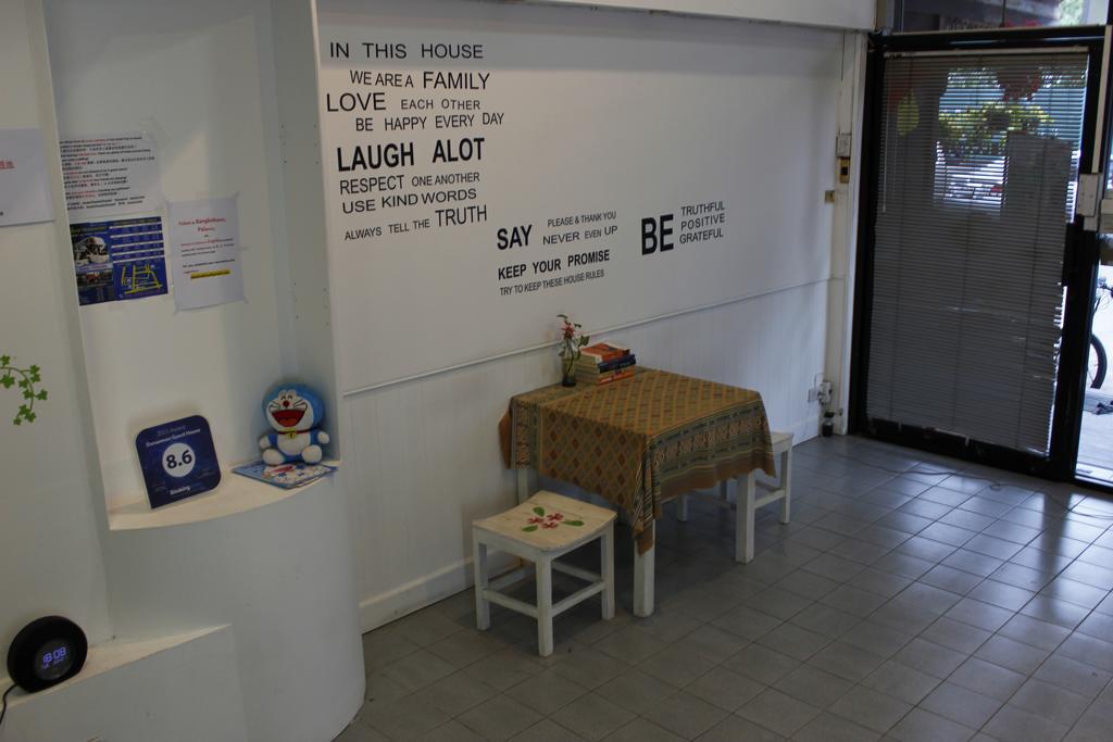 Zoe Hostel เชียงใหม่ ภายนอก รูปภาพ